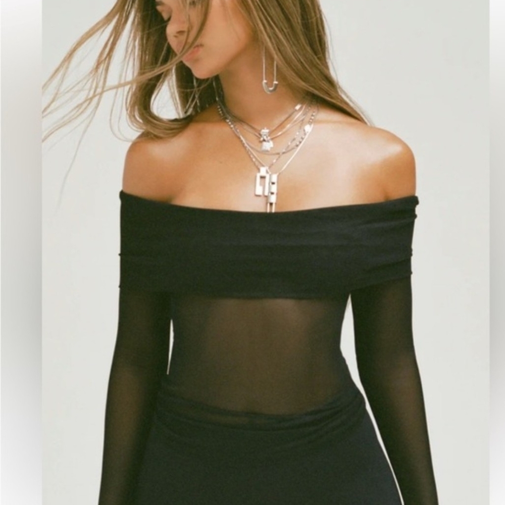 BNWT Joah Brown Sheer Mesh Off-Shoulder Long Sleeve Top S/M